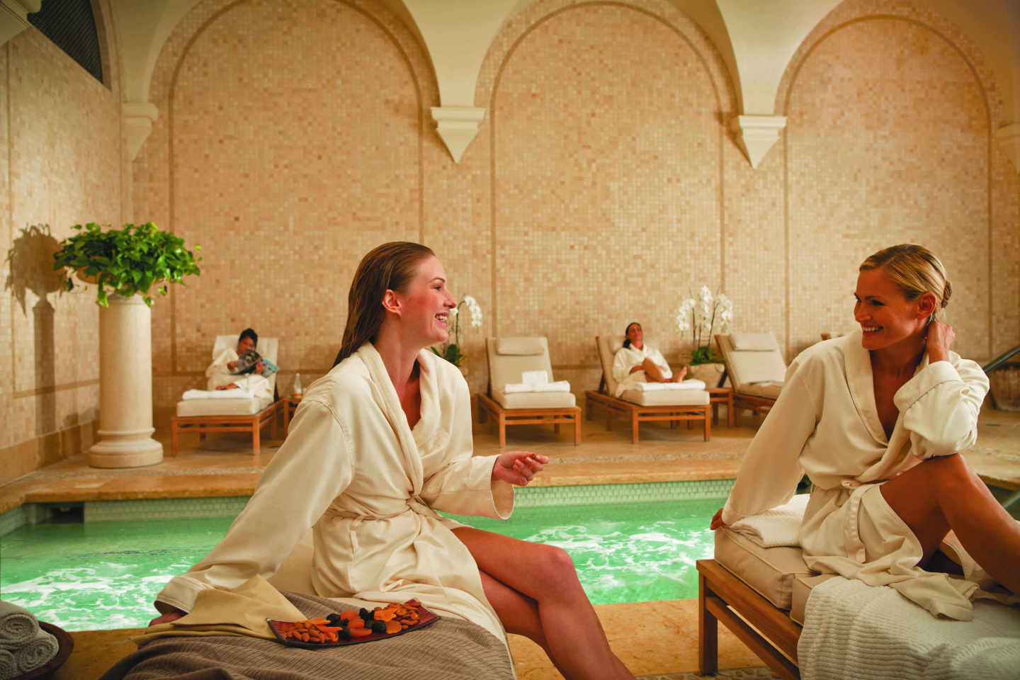 Copacabana Palace Spa là ốp đặc biệt cho những tín đồ thích sự sang trọng và tinh tế. Với không gian rộng rãi và cầu kì, nơi đây sẽ đưa bạn vào một thế giới riêng tư và yên tĩnh. Các liệu pháp độc đáo và chuyên nghiệp sẽ đem lại cho bạn cảm giác thư giãn tuyệt đối.