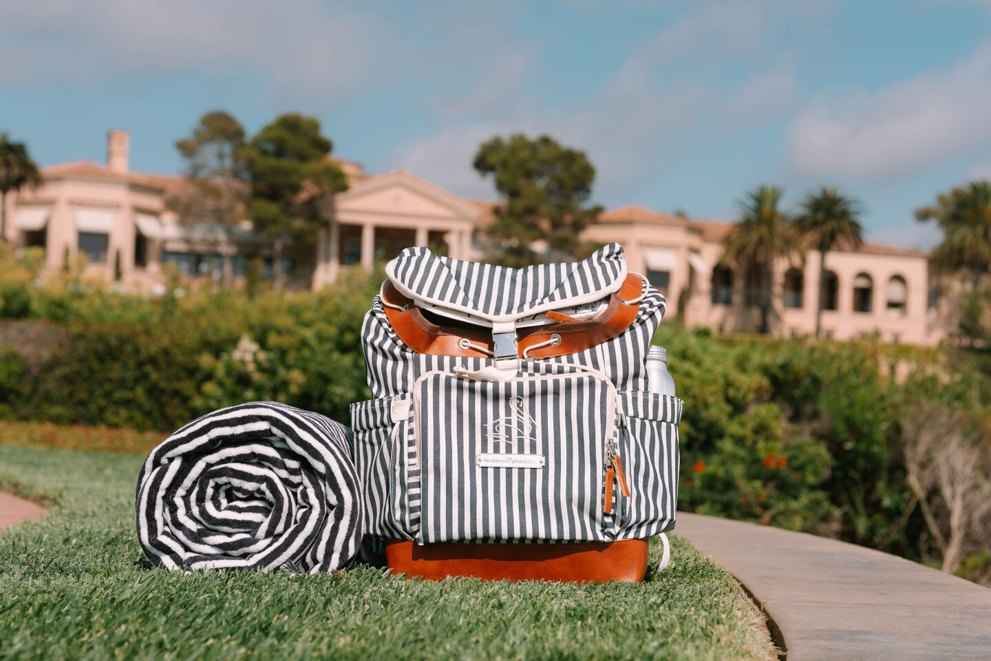 picnic bag and blanket