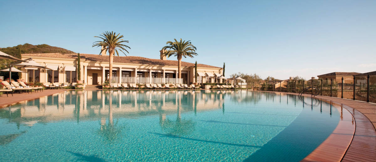 Villa Clubhouse Pool