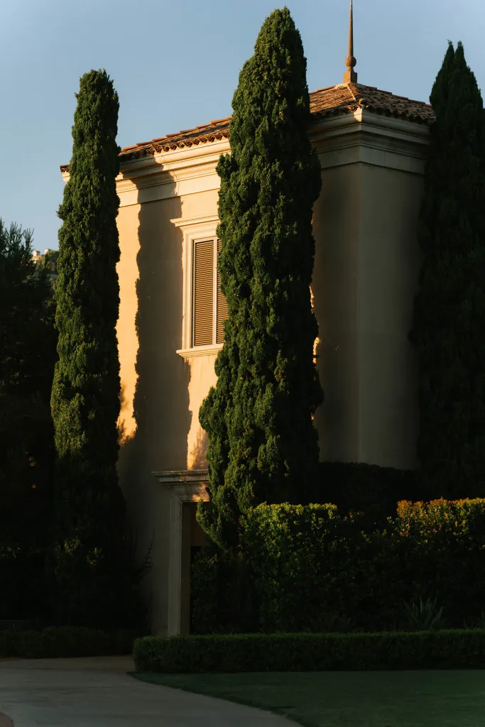pelican hill architecture