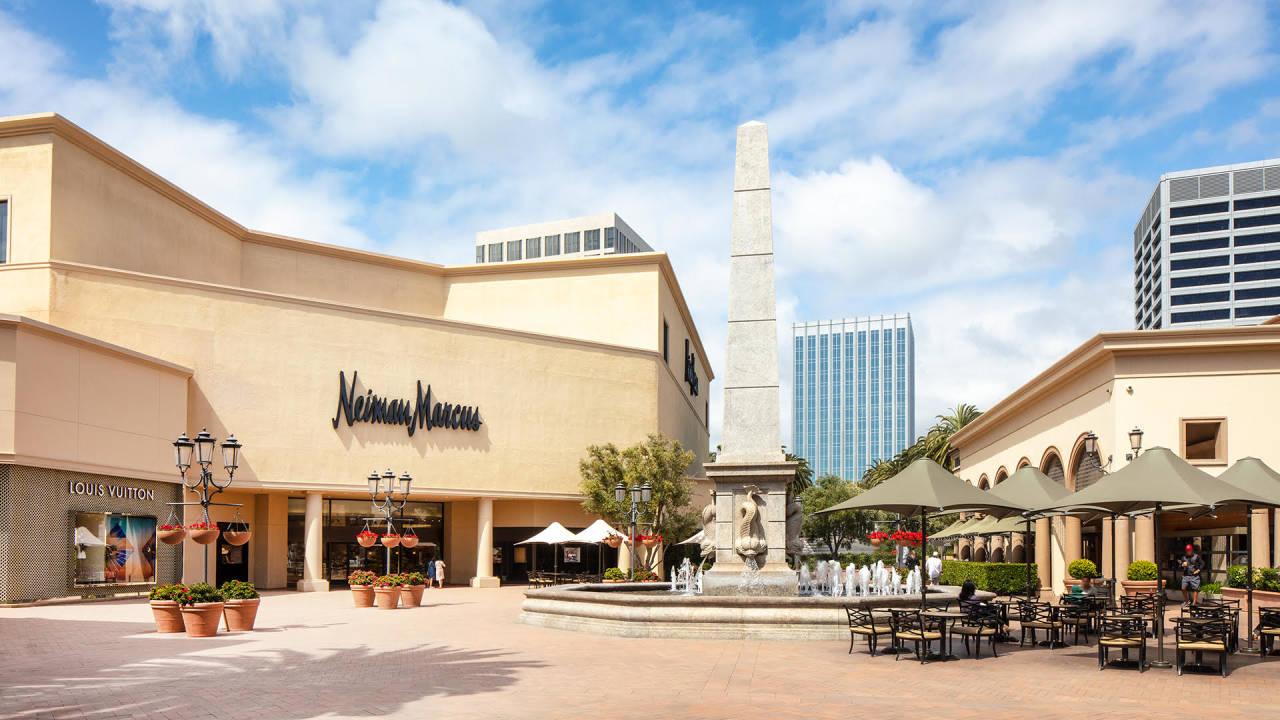 Fashion Island Fountains